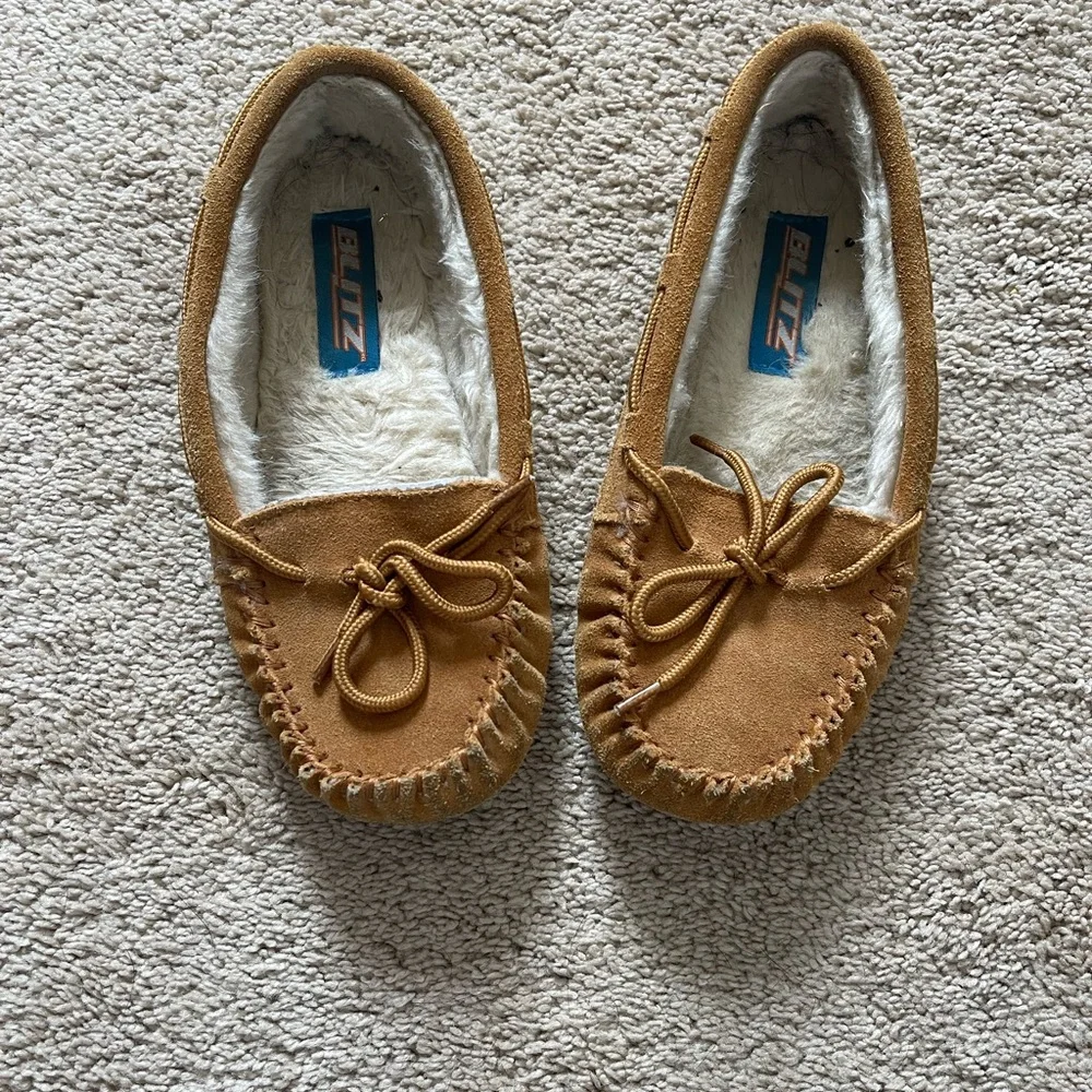 Blitz Kids Size 6 Moccasin Tan Slipper